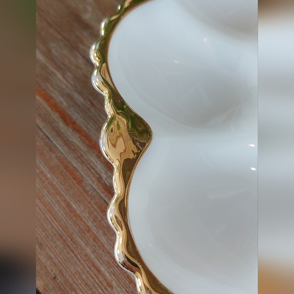 Vintage Anchor Hocking Gold Rimmed Milk Glass Deviled Egg / Oyster Dish 🏆 - Picture 9 of 9